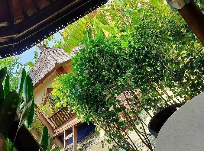 ベッド・アンド・ブレックファスト Layang Bulan A Homey For Men Near The In North Kuta 4*