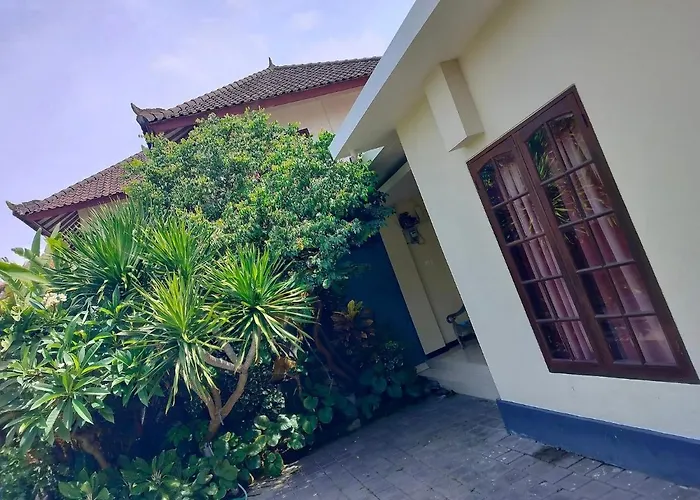 ベッド・アンド・ブレックファスト Layang Bulan A Homey For Men Near The In North Kuta 4*
