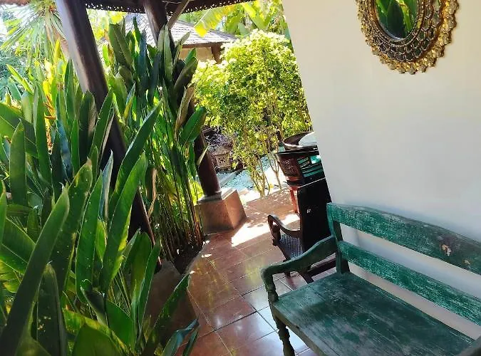 Layang Bulan A Homey For Men Near The In North Kuta 4* デンパサール