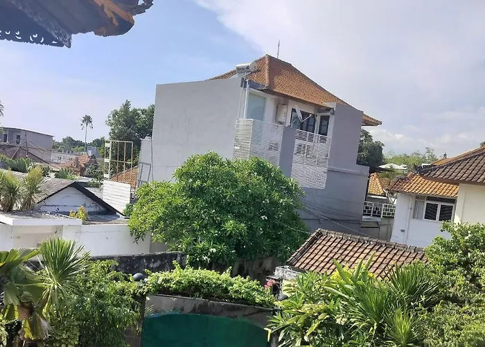 ベッド・アンド・ブレックファスト Layang Bulan A Homey For Men Near The In North Kuta デンパサール