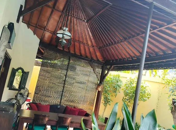 Layang Bulan A Homey For Men Near The In North Kuta 4* デンパサール